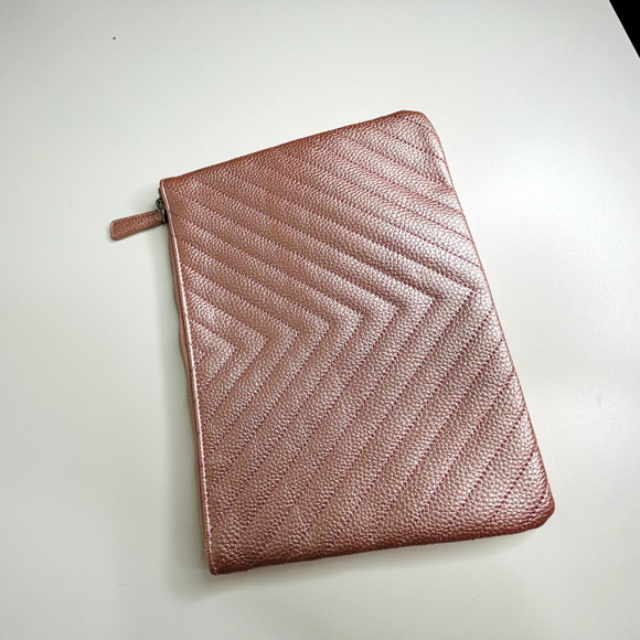 Chaviv by Violet Teriti Chic Metallic Pink Clutch Zip Close Chevron Design Purse - Picture 3 of 9